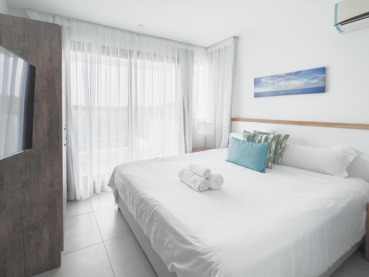 Celestial - Premium 3 Bedrooms With Volcanic Stone Pool * Grand Bay